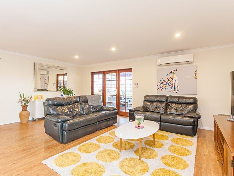 1 Barker Street, Boronia Heights QLD 4124