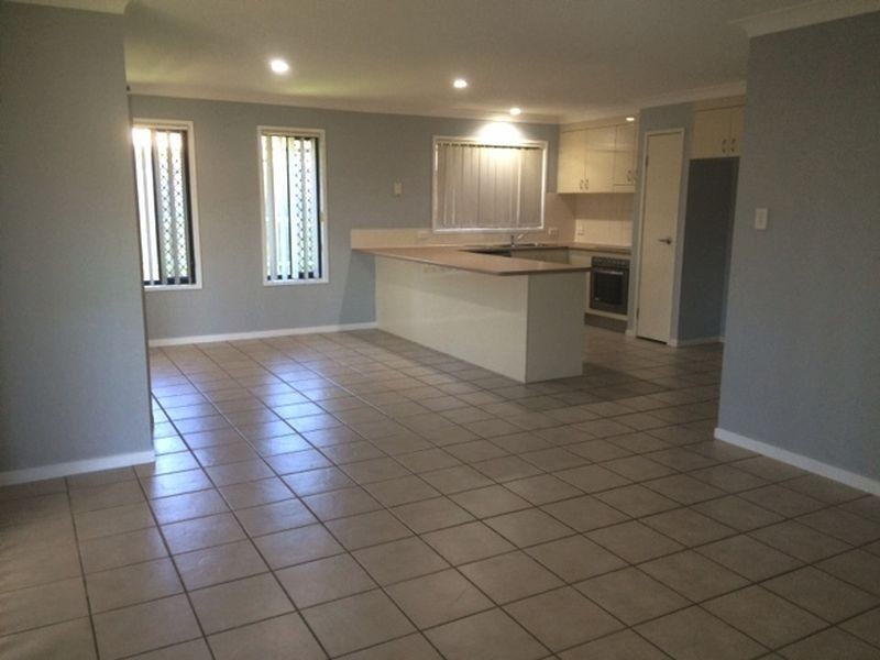 5 Webcke Avenue, Crestmead QLD 4132