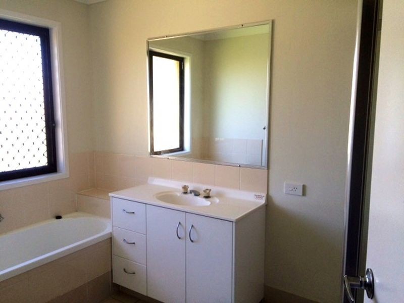 5 Webcke Avenue, Crestmead QLD 4132