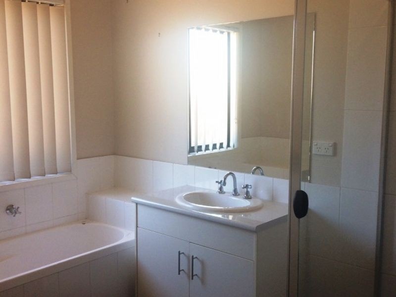15 Barcombe Drive, Marsden QLD 4132