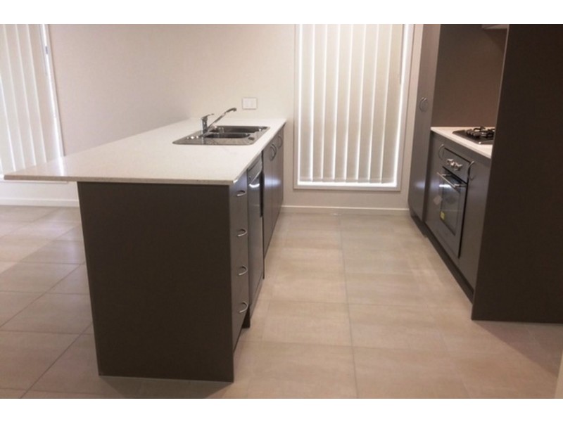 2/12 Wattle Grove, Boronia Heights QLD 4124