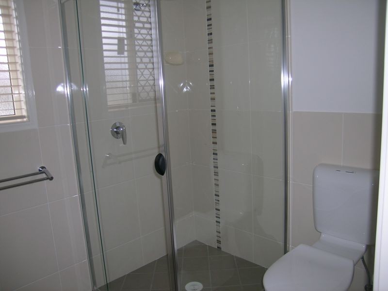 35 Charlton Place, Regents Park QLD 4118