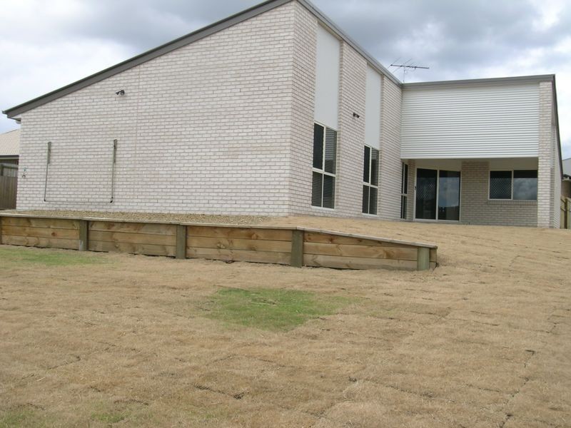 35 Charlton Place, Regents Park QLD 4118