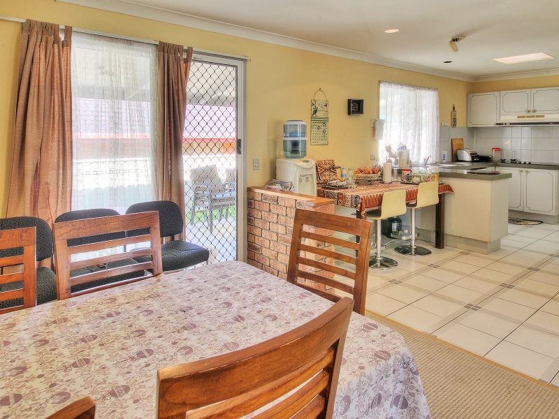 2 Kauri Court, Hillcrest QLD 4118