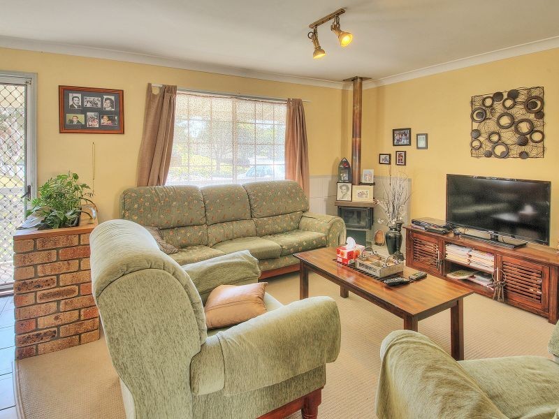 2 Kauri Court, Hillcrest QLD 4118