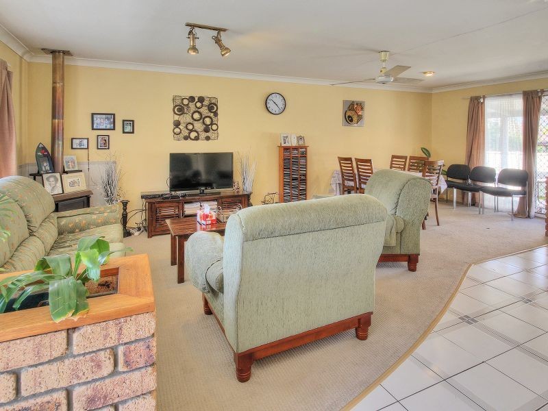 2 Kauri Court, Hillcrest QLD 4118