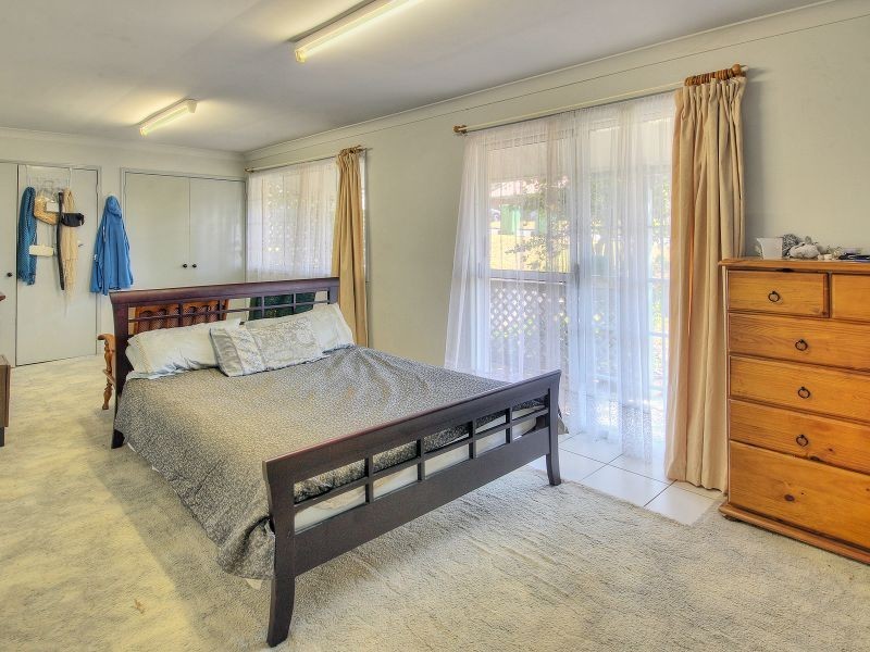 2 Kauri Court, Hillcrest QLD 4118