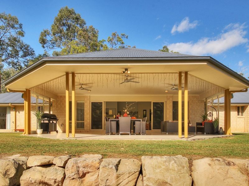 24 Compal Road, Park Ridge QLD 4125