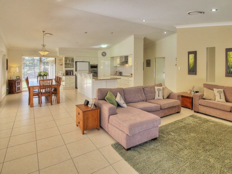 24 Compal Road, Park Ridge QLD 4125