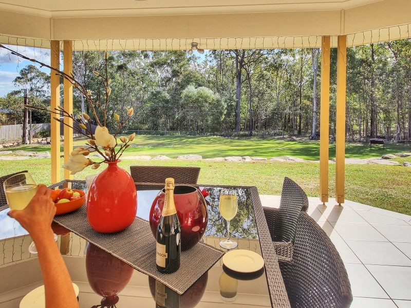24 Compal Road, Park Ridge QLD 4125