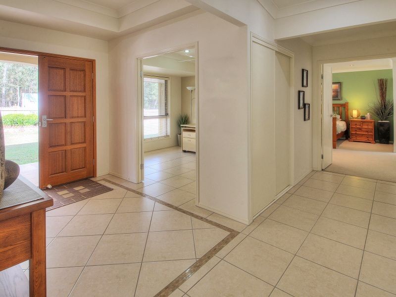 24 Compal Road, Park Ridge QLD 4125
