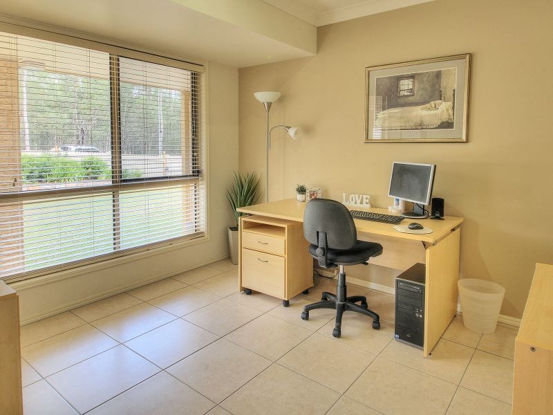 24 Compal Road, Park Ridge QLD 4125