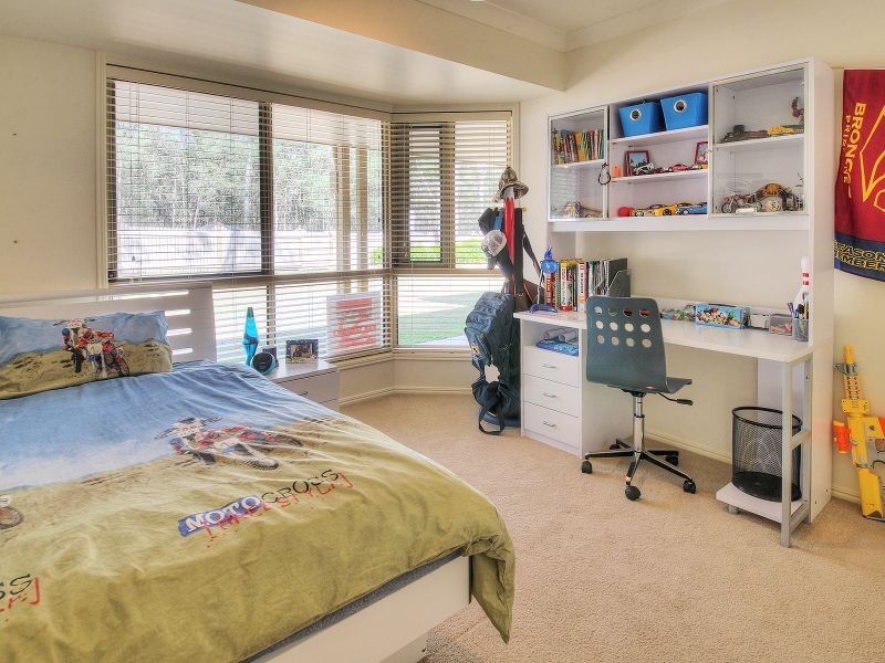 24 Compal Road, Park Ridge QLD 4125