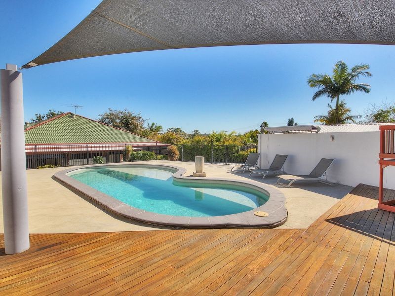 6 Matson Avenue, Regents Park QLD 4118