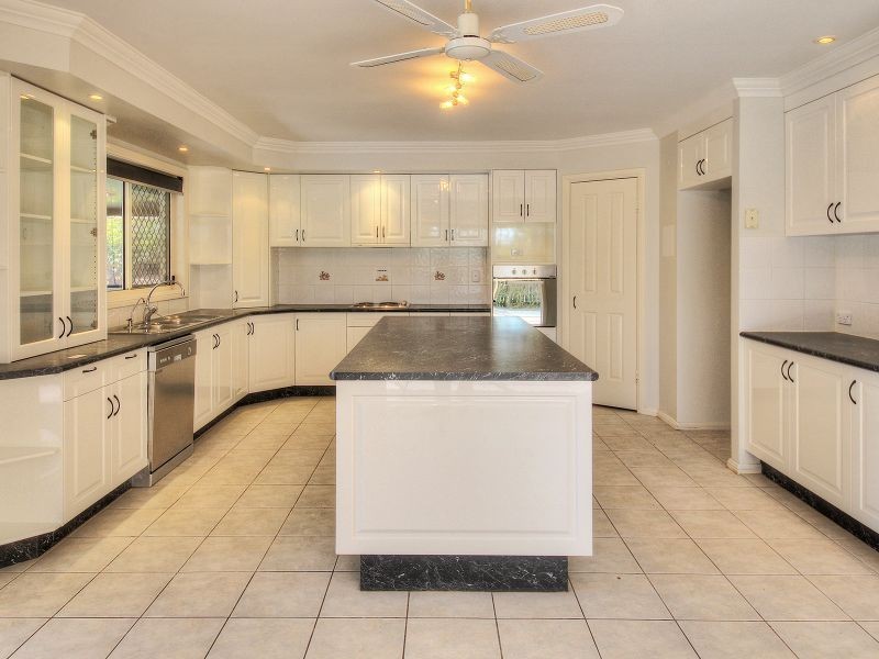 6 Matson Avenue, Regents Park QLD 4118