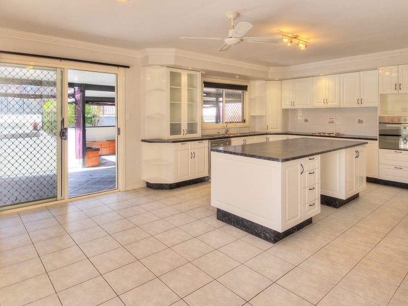 6 Matson Avenue, Regents Park QLD 4118