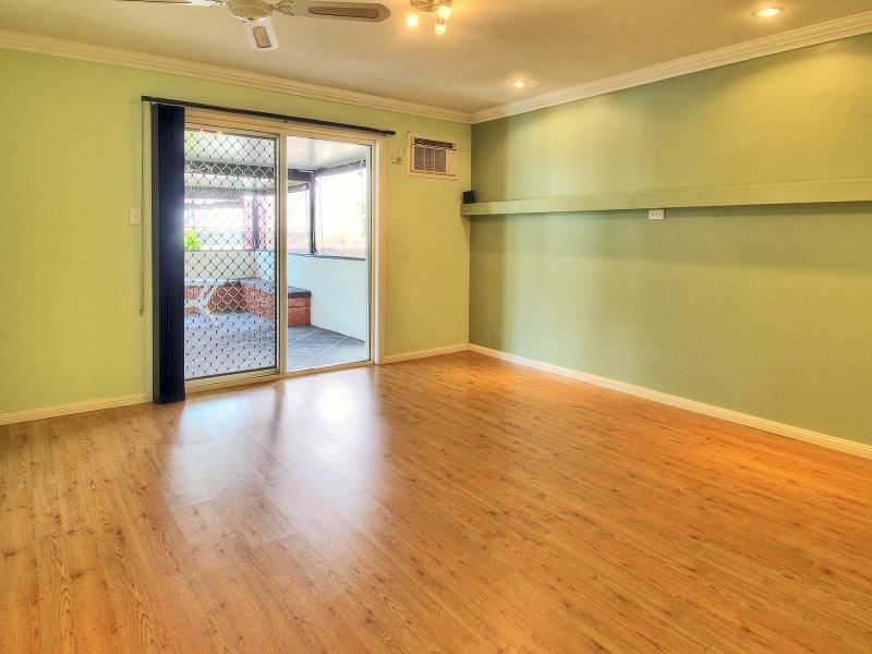 6 Matson Avenue, Regents Park QLD 4118