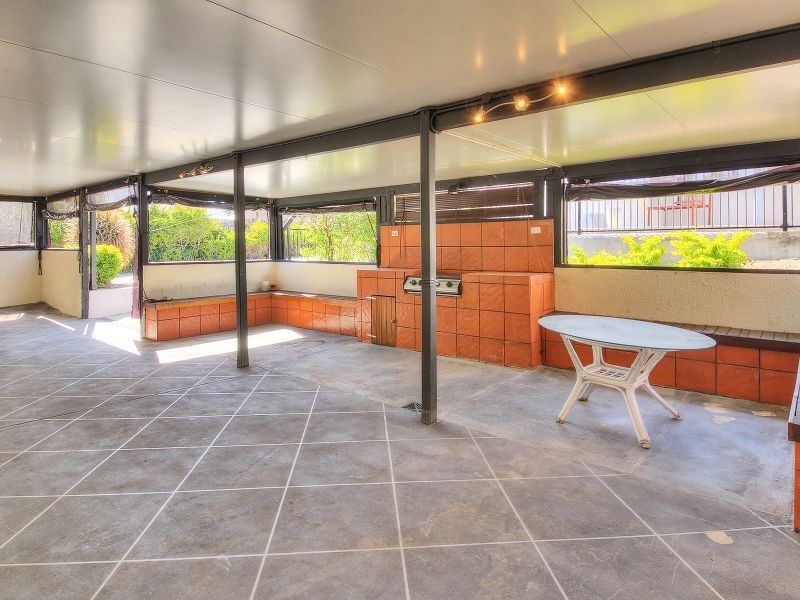 6 Matson Avenue, Regents Park QLD 4118