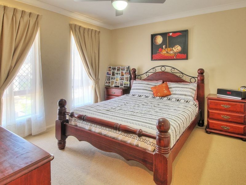 21 Dandenong Street, Forest Lake QLD 4078