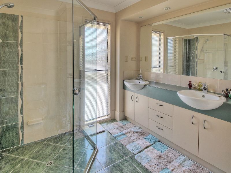 21 Dandenong Street, Forest Lake QLD 4078