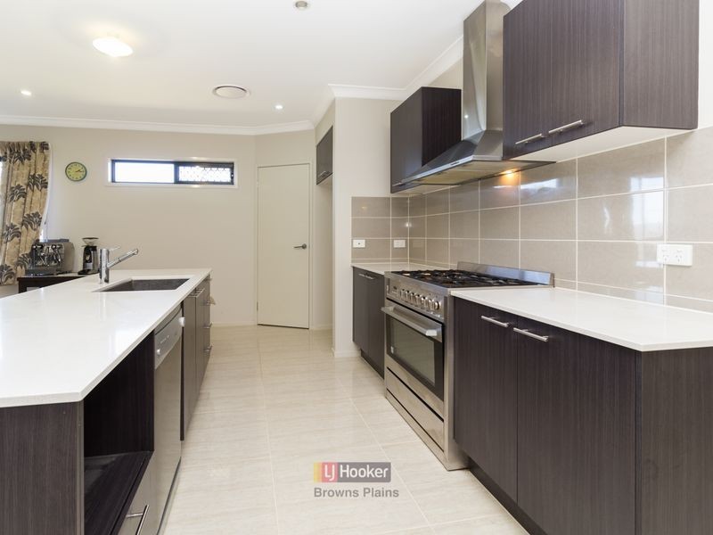 11 Thames Drive, Regents Park QLD 4118