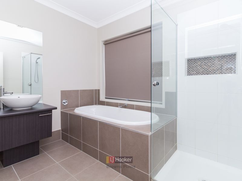 11 Thames Drive, Regents Park QLD 4118