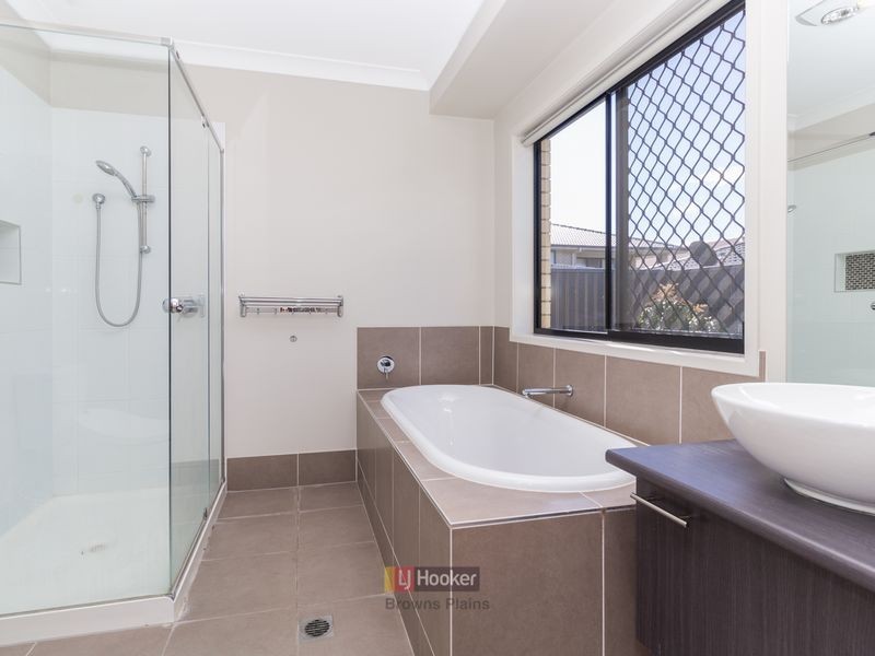 11 Thames Drive, Regents Park QLD 4118