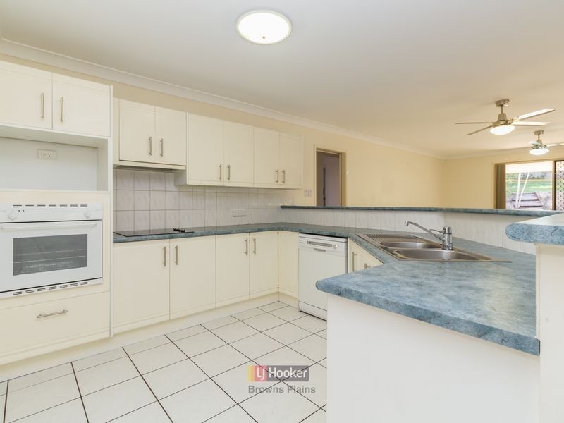 43 Parkroyal Crescent, Regents Park QLD 4118