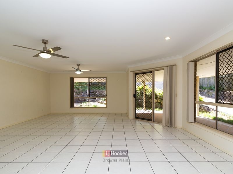 43 Parkroyal Crescent, Regents Park QLD 4118