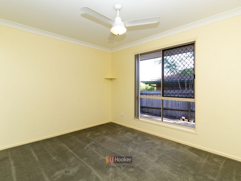43 Parkroyal Crescent, Regents Park QLD 4118