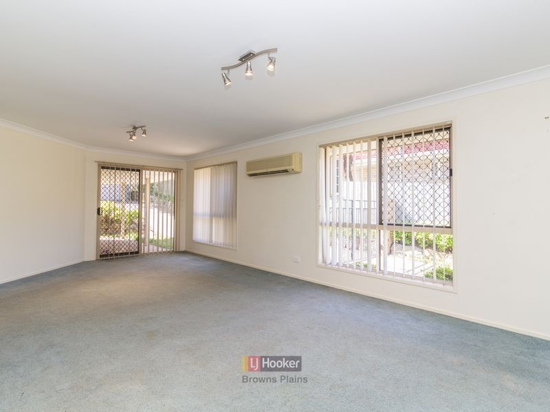 43 Parkroyal Crescent, Regents Park QLD 4118