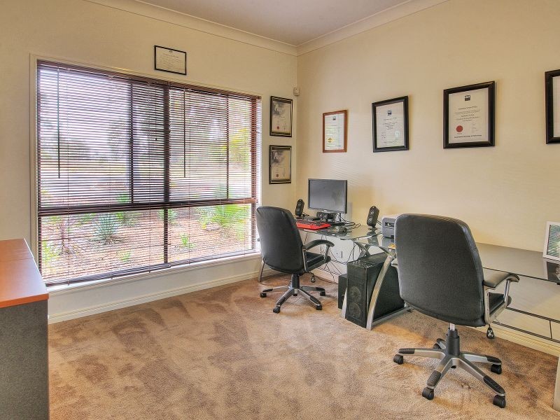 4 Jabiru Avenue, Greenbank QLD 4124