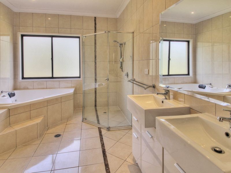 4 Jabiru Avenue, Greenbank QLD 4124