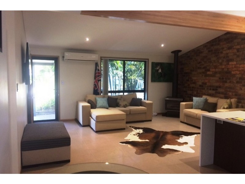 11 Homebush Drive, Regents Park QLD 4118