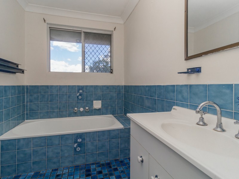 27 Bursaria Street, Crestmead QLD 4132