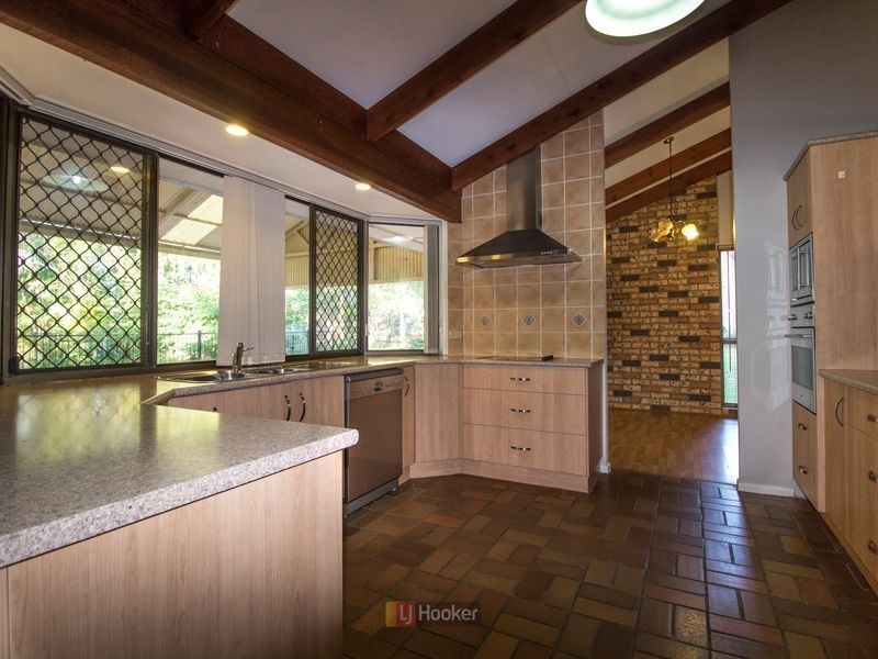 1 Peregrine Street, Park Ridge QLD 4125