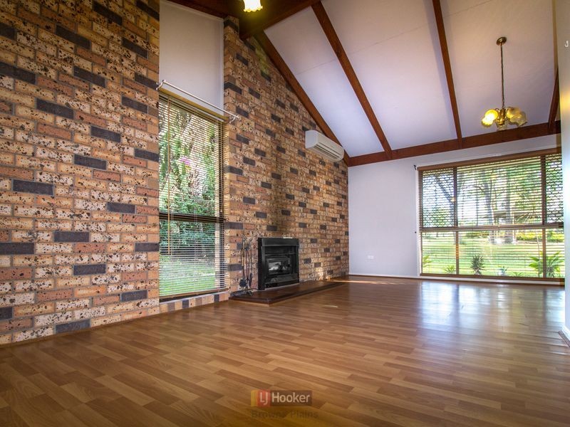 1 Peregrine Street, Park Ridge QLD 4125