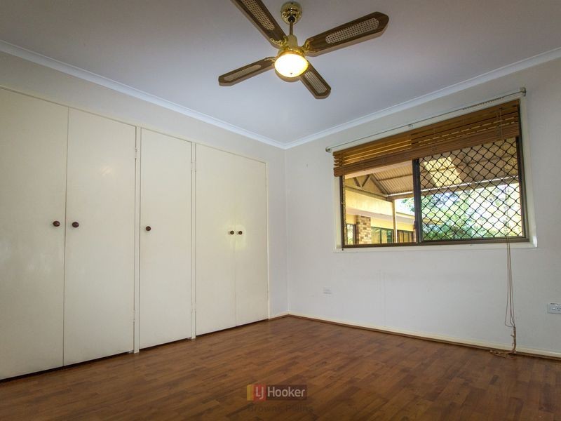 1 Peregrine Street, Park Ridge QLD 4125
