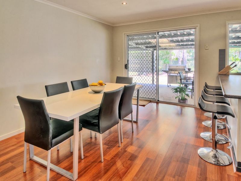 5 Paroo Place, Hillcrest QLD 4118
