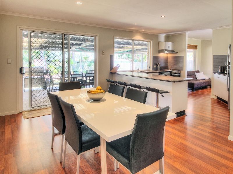 5 Paroo Place, Hillcrest QLD 4118