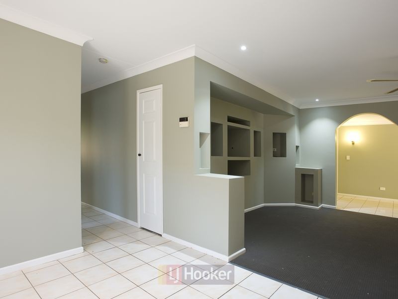 67 Conifer Street, Hillcrest QLD 4118