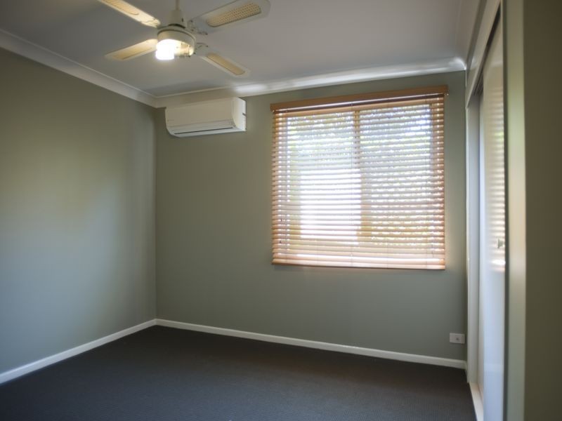 67 Conifer Street, Hillcrest QLD 4118