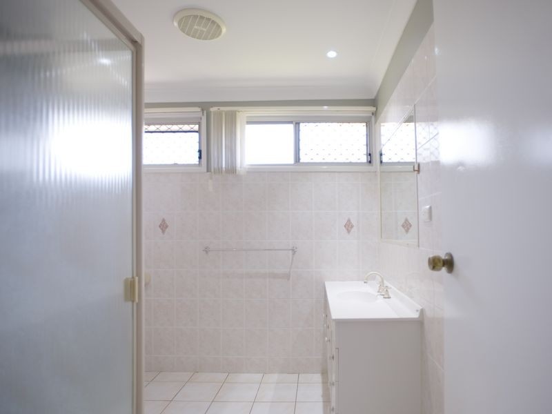 67 Conifer Street, Hillcrest QLD 4118