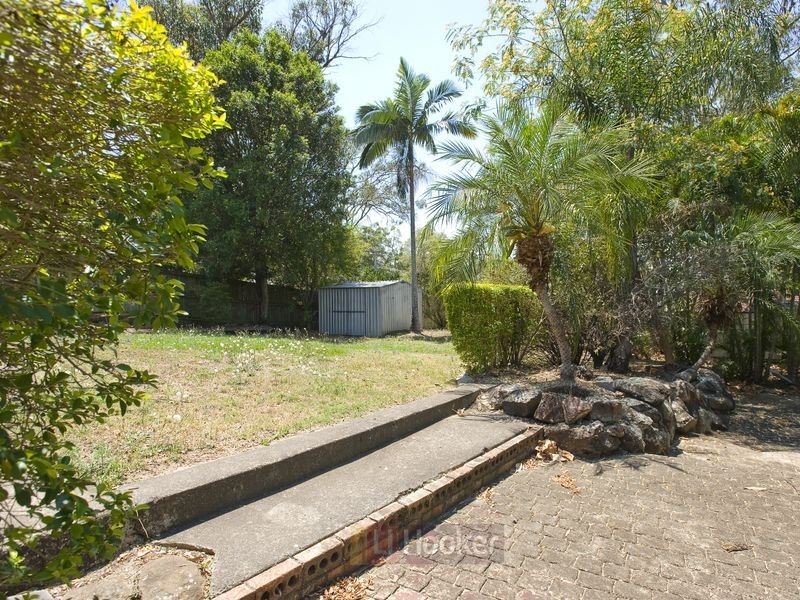 67 Conifer Street, Hillcrest QLD 4118