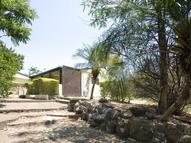 67 Conifer Street, Hillcrest QLD 4118