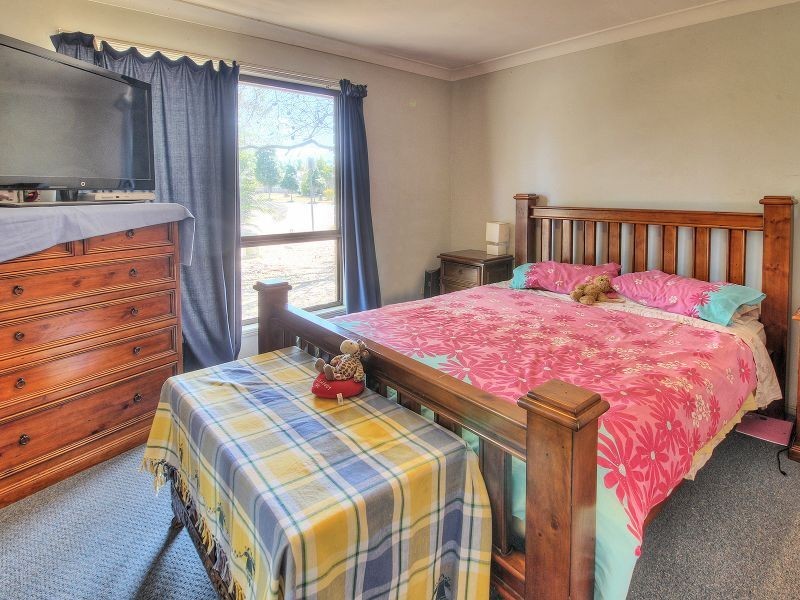 2 Glenbrae Court, Marsden QLD 4132