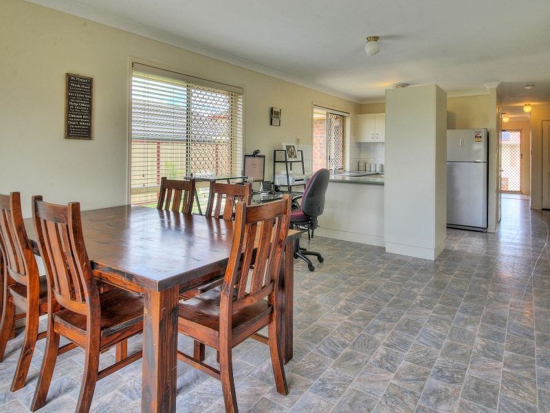 21 Robert South Drive, Crestmead QLD 4132