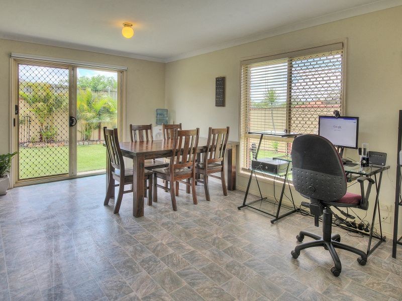 21 Robert South Drive, Crestmead QLD 4132