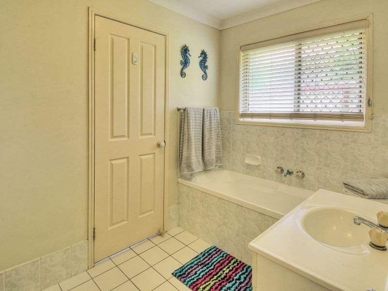 21 Robert South Drive, Crestmead QLD 4132