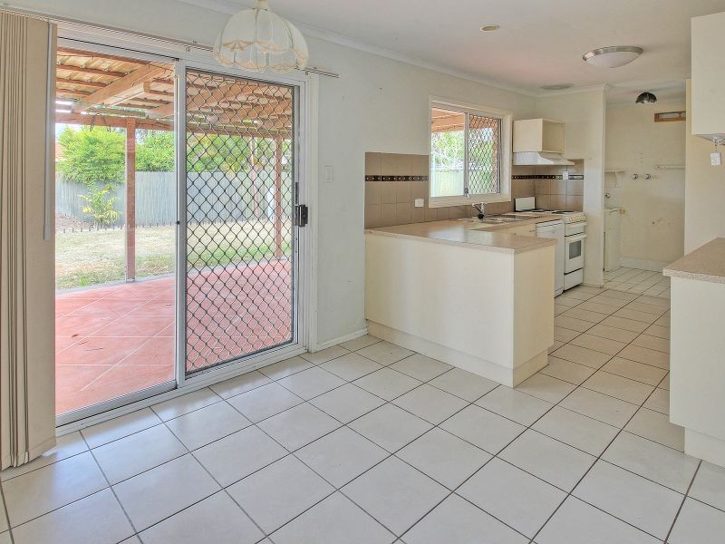 33 Myall Street, Crestmead QLD 4132